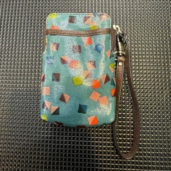 Fossil Key Per Coated Wristlet - Picture 6 of 11